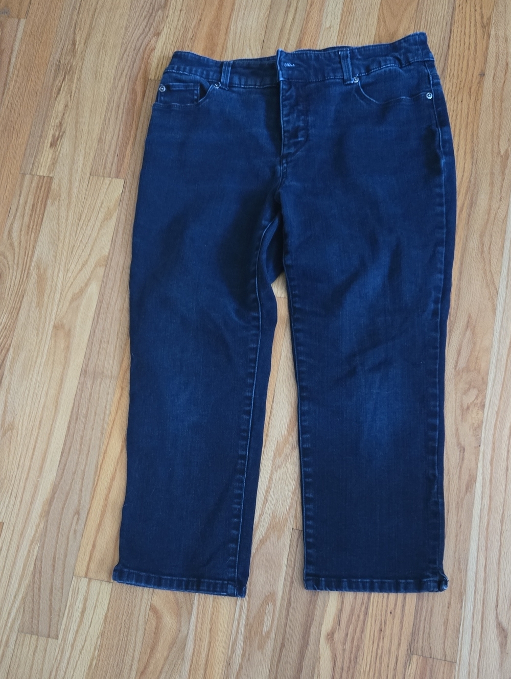 Chico's So Slimming Dark Blue Denim Capris, Size 1